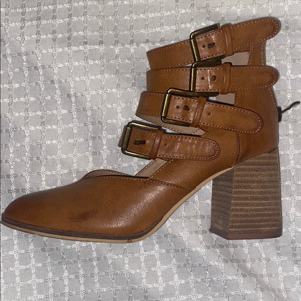 Tan strappy heel